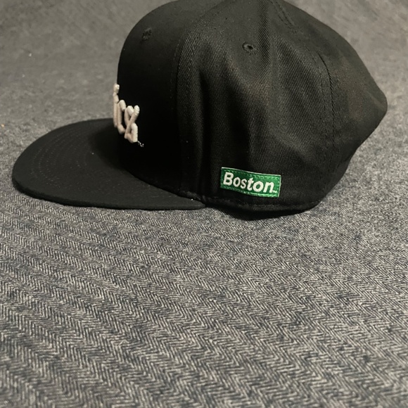 Boston Celtics Hat - Picture 2 of 3